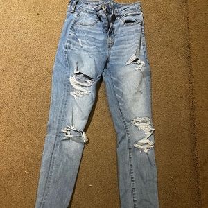 American eagle light wash blue jeans